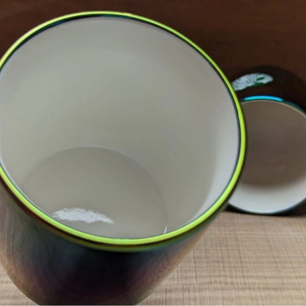 Starbucks set rainbow
